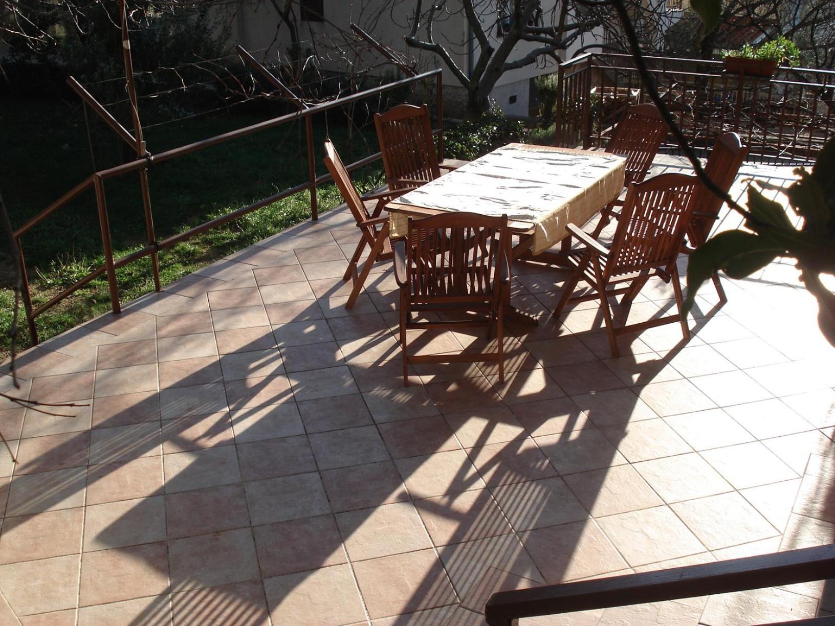 Apartments Mia Starigrad Paklenica Exterior photo