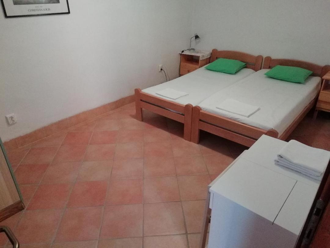 Apartments Mia Starigrad Paklenica Exterior photo