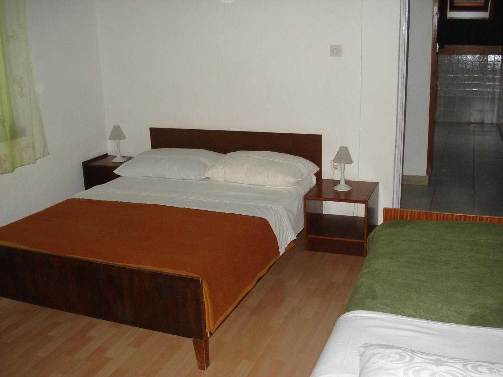 Apartments Mia Starigrad Paklenica Exterior photo